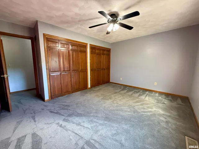 $359,900 | 107 Oakview Drive, Knoxville, IL 61448