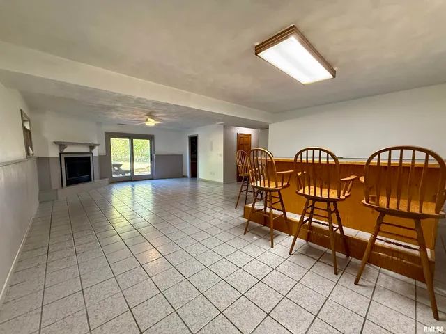 $359,900 | 107 Oakview Drive, Knoxville, IL 61448