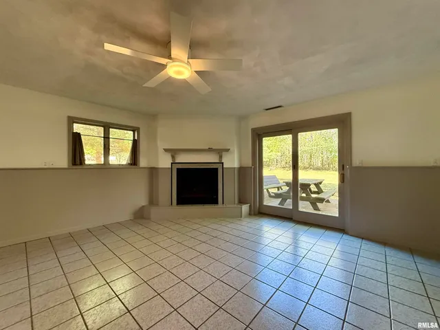 $359,900 | 107 Oakview Drive, Knoxville, IL 61448