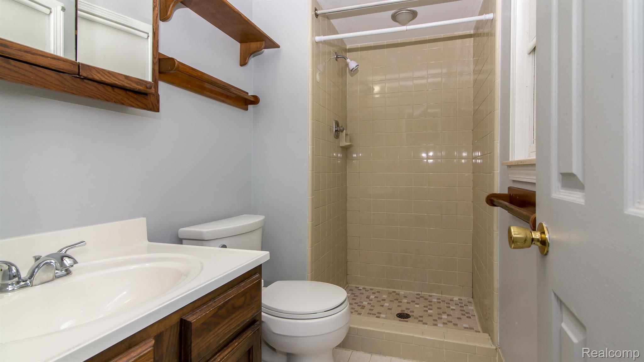 41700 Riggs Road Belleville, MI 48111 - Photo 19 of 47 Master Bath