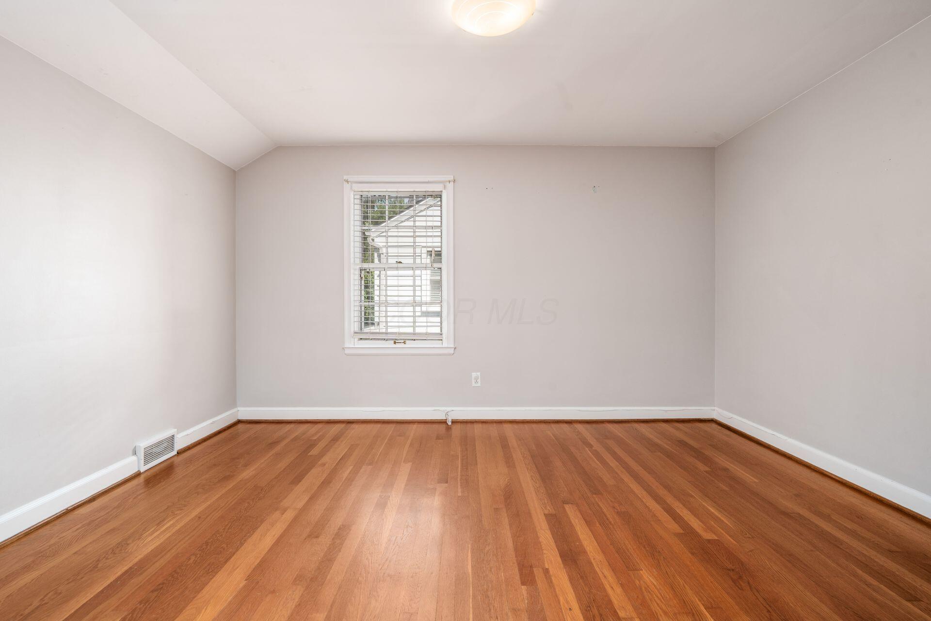 322 Acton Road Columbus, OH 43214 - Photo 25 of 58 2nd Bedroom-1