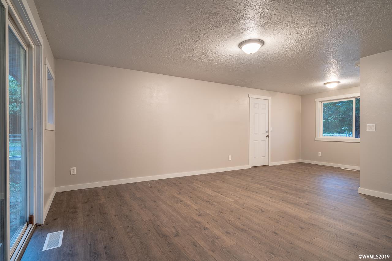 110 Cleveland Street Lebanon, OR 97355 - Photo 5 of 41 Gallery Image 5