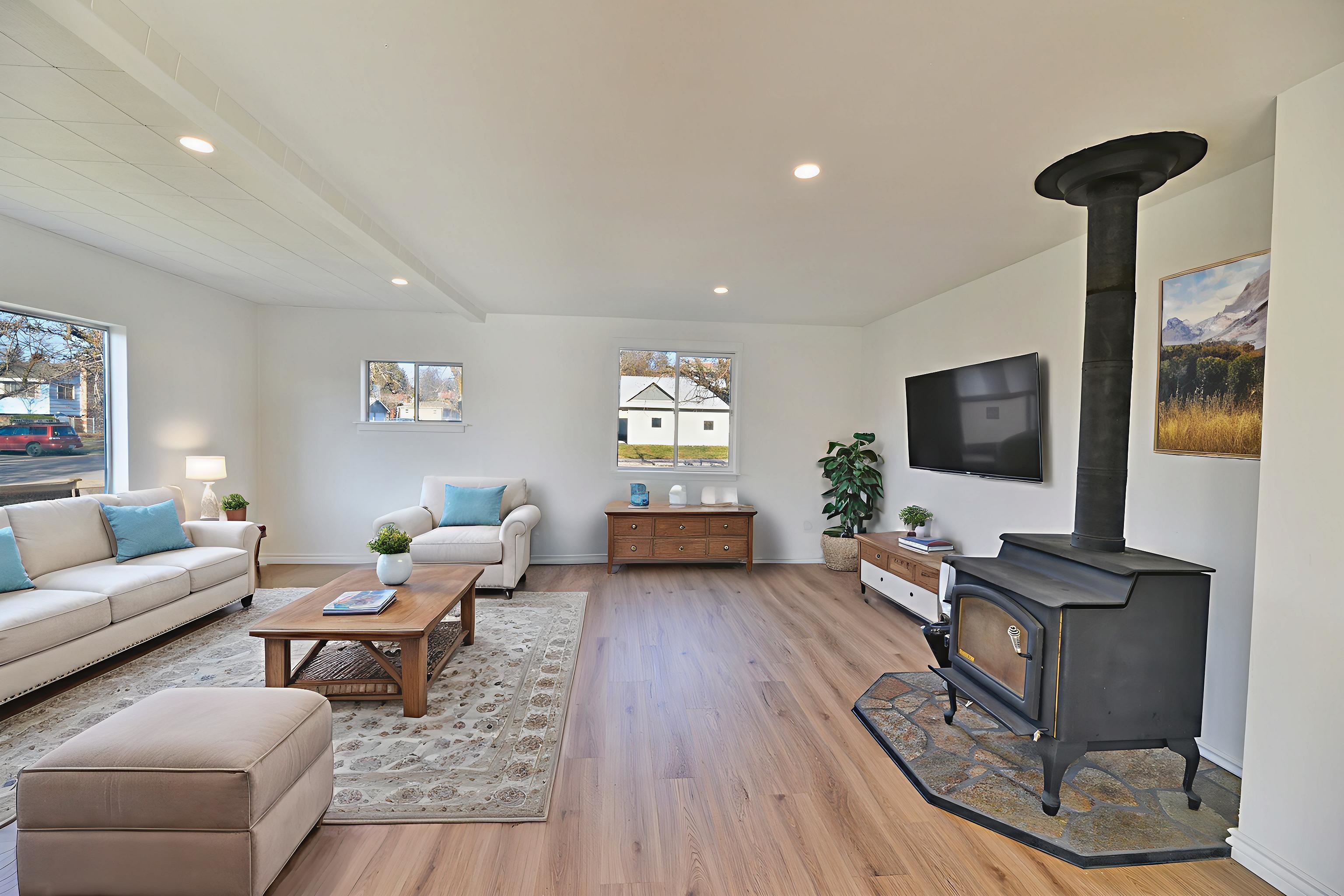 2912 North Hemlock Street Spokane, WA 99205 - Photo 2 of 32