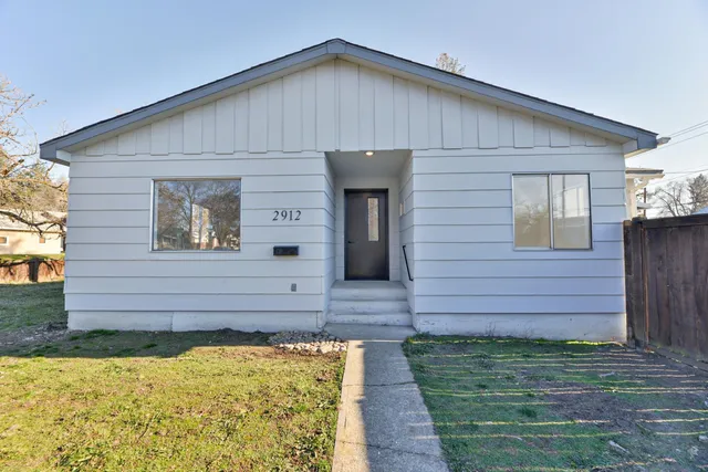$399,000 | 2912 North Hemlock Street, Spokane, WA 99205