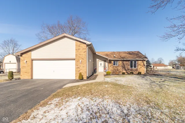 $315,000 | 2110 Wayne Drive, Greenfield, IN 46140