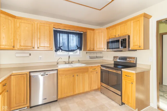 $315,000 | 2110 Wayne Drive, Greenfield, IN 46140