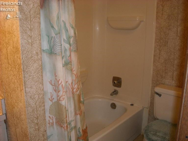 2115 Cleveland Road West, Unit 202A Huron, OH 44839 - Photo 6 of 7 Gallery Image 6