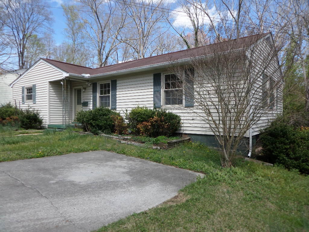 102 Amherst Lane Oak Ridge, TN 37830 - Photo 2 of 23 102 Amherst Ln