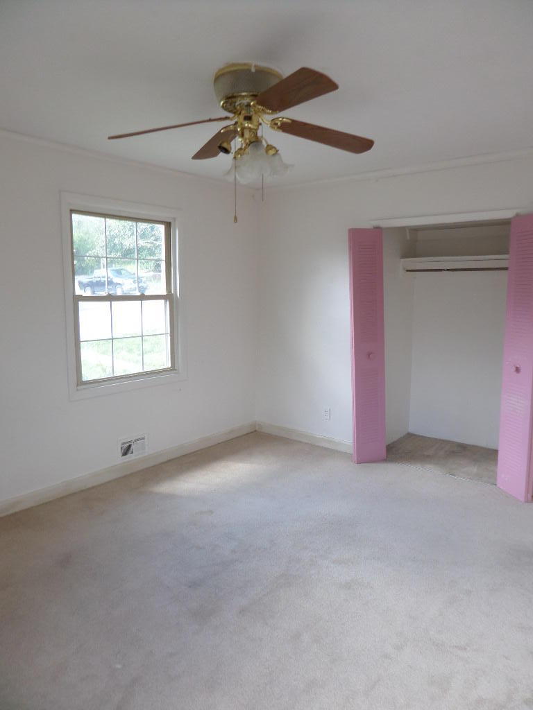 102 Amherst Lane Oak Ridge, TN 37830 - Photo 11 of 23 Third Bedroom