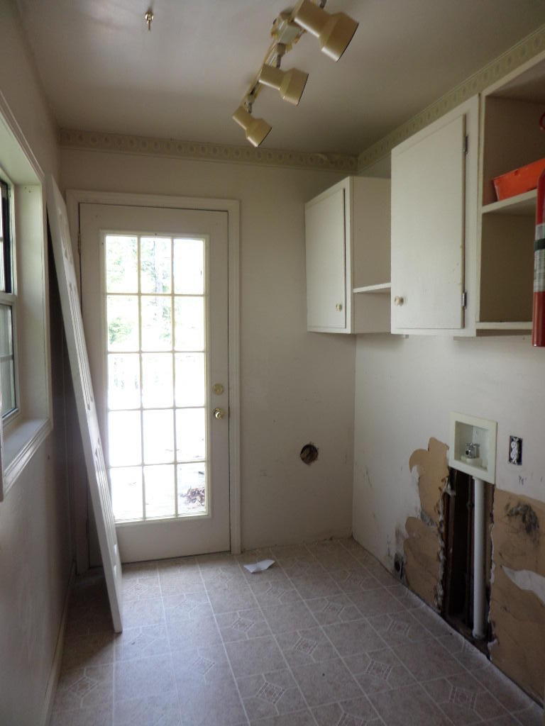 102 Amherst Lane Oak Ridge, TN 37830 - Photo 12 of 23 Laundry