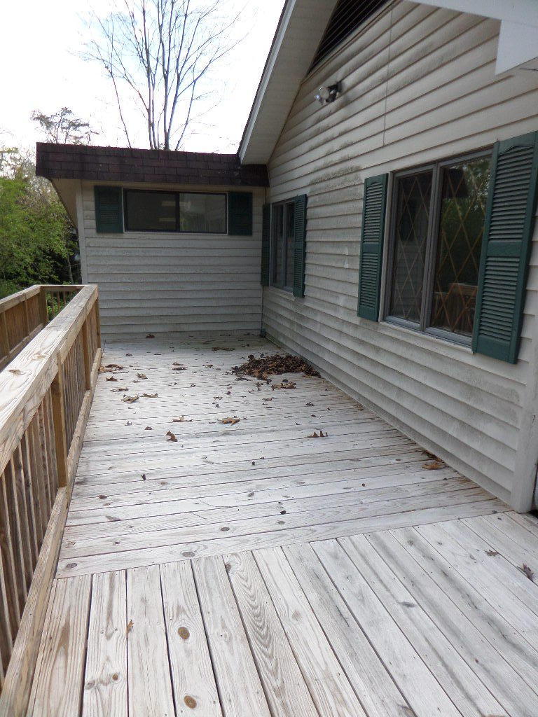 102 Amherst Lane Oak Ridge, TN 37830 - Photo 15 of 23 Deck Back of house