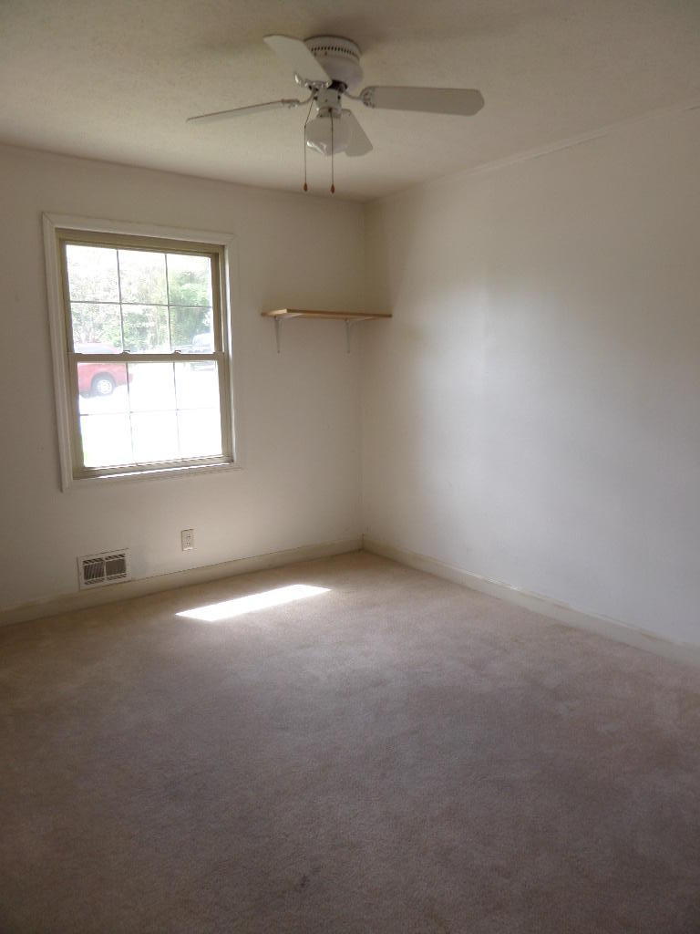 102 Amherst Lane Oak Ridge, TN 37830 - Photo 23 of 23 Second Bedroom
