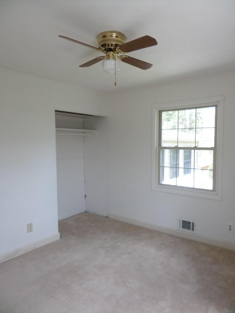 102 Amherst Lane Oak Ridge, TN 37830 - Photo 8 of 23 Master Bedroom
