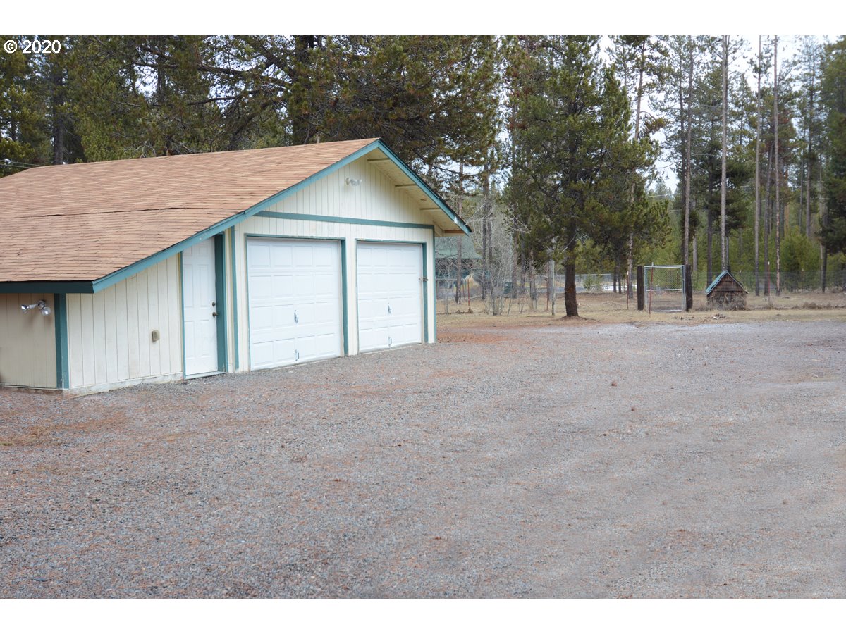 55730 Blue Eagle Road Bend, OR 97707 - Photo 18 of 25