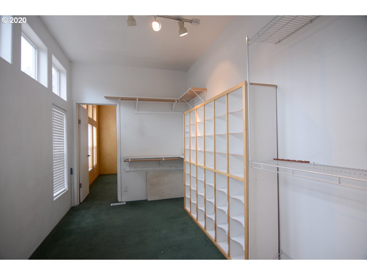 55730 Blue Eagle Road Bend, OR 97707 - Photo 4 of 25