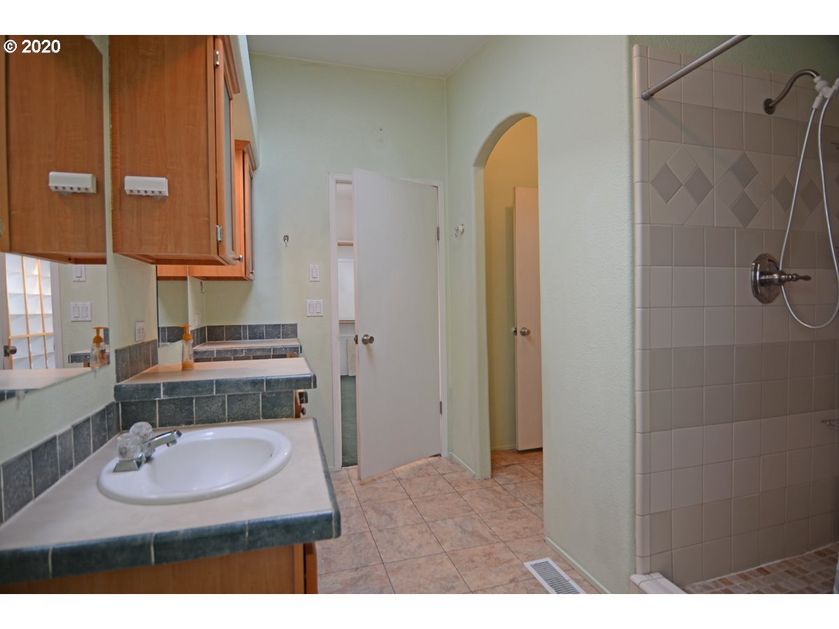 55730 Blue Eagle Road Bend, OR 97707 - Photo 5 of 25