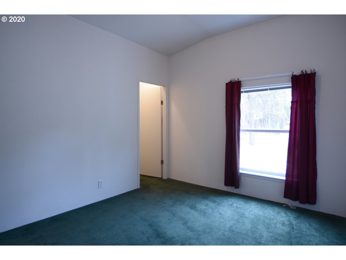 55730 Blue Eagle Road Bend, OR 97707 - Photo 10 of 25