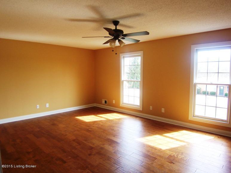 420 Stonehouse Road Bardstown, KY 40004 - Photo 4 of 17 2B STONE LR.JPG