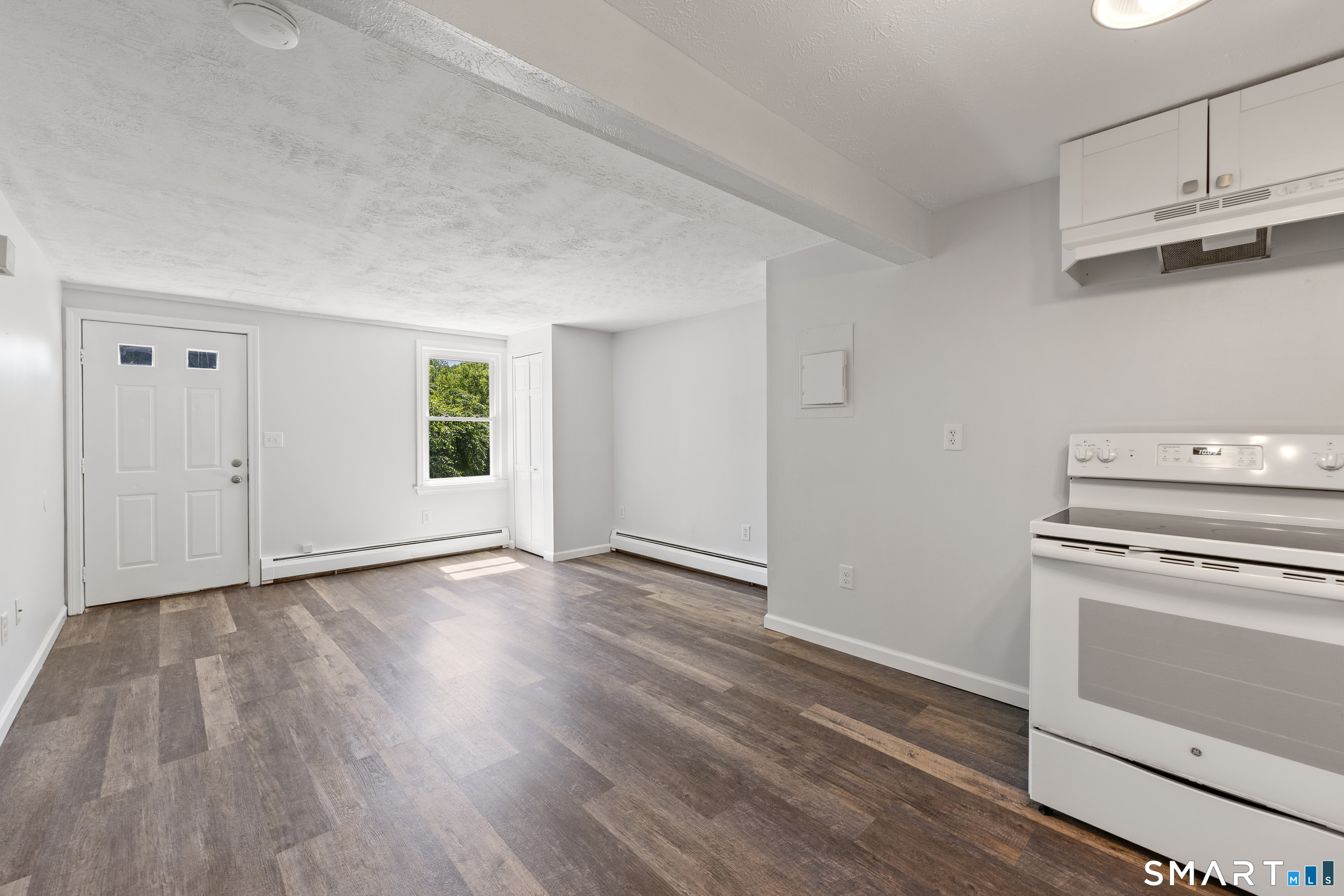 9 Guiel Place, Unit 2 Meriden, CT 06450 - Photo 6 of 17