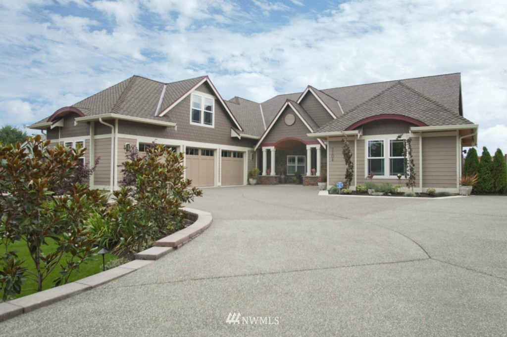 7704 Cooper Point Road Northwest Olympia, WA 98502 - Photo 1 of 25 Gallery Image 1