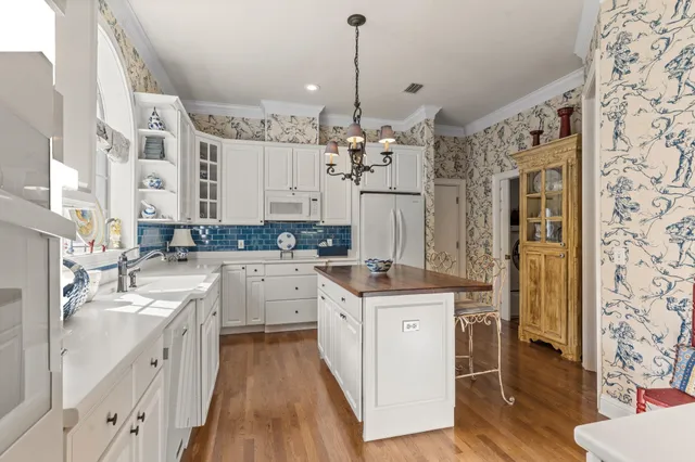 $505,000 | 812 Greenbrier Lane, Tallahassee, FL 32308