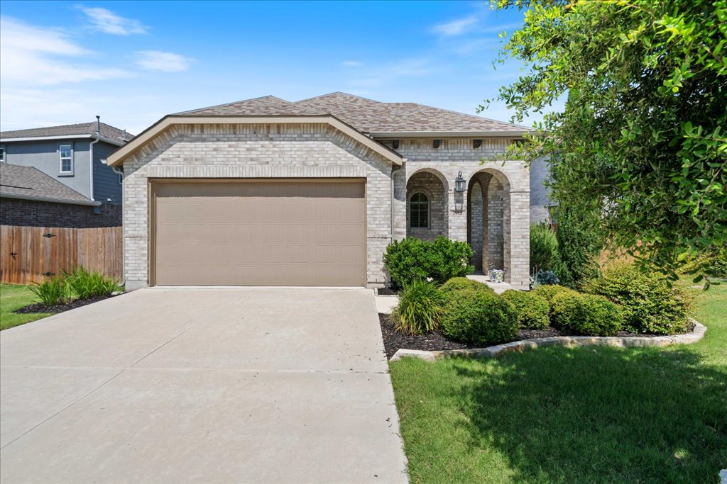 7912 Prairie Rye Drive Lago Vista, TX 78645 - Photo 11 of 37 Pristine single-story Highland Home- better than brand new