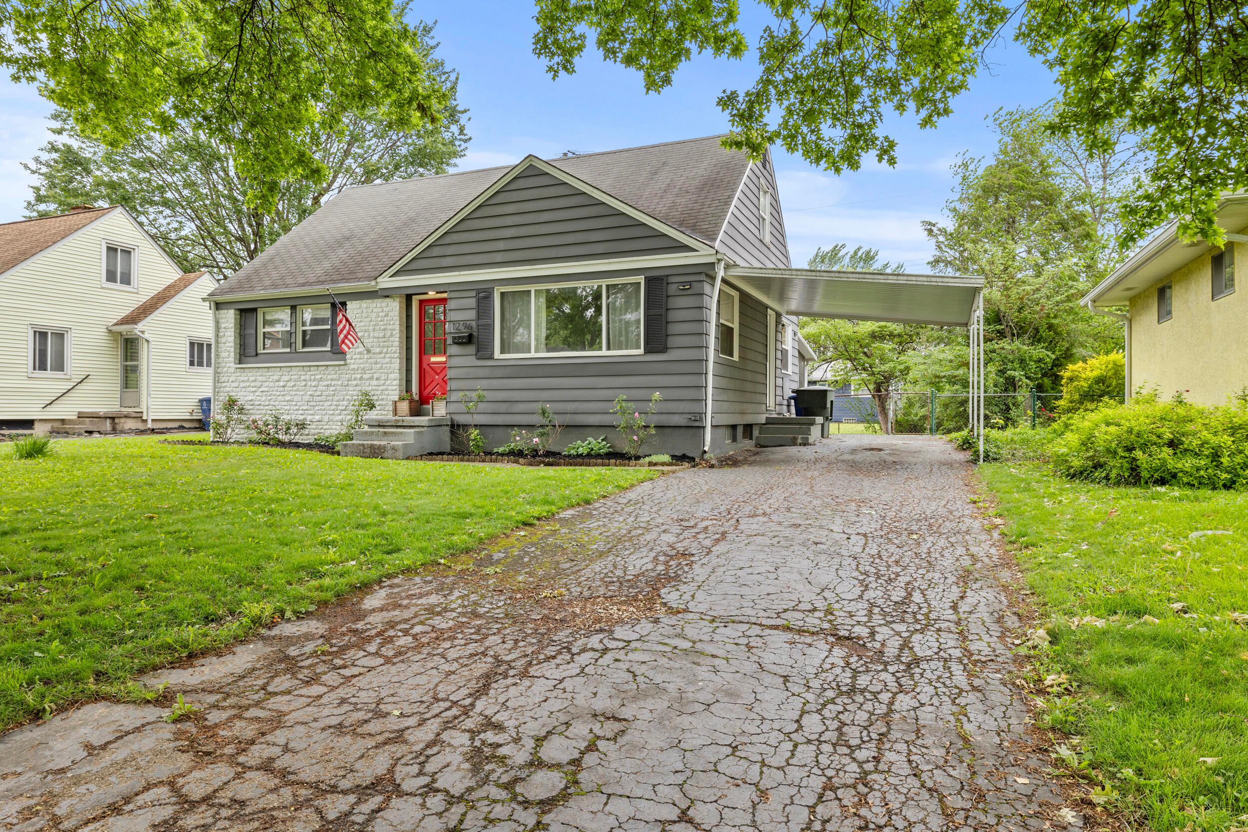 1296 Bryson Road Columbus, OH 43224 - Photo 3 of 30 1296 Bryson