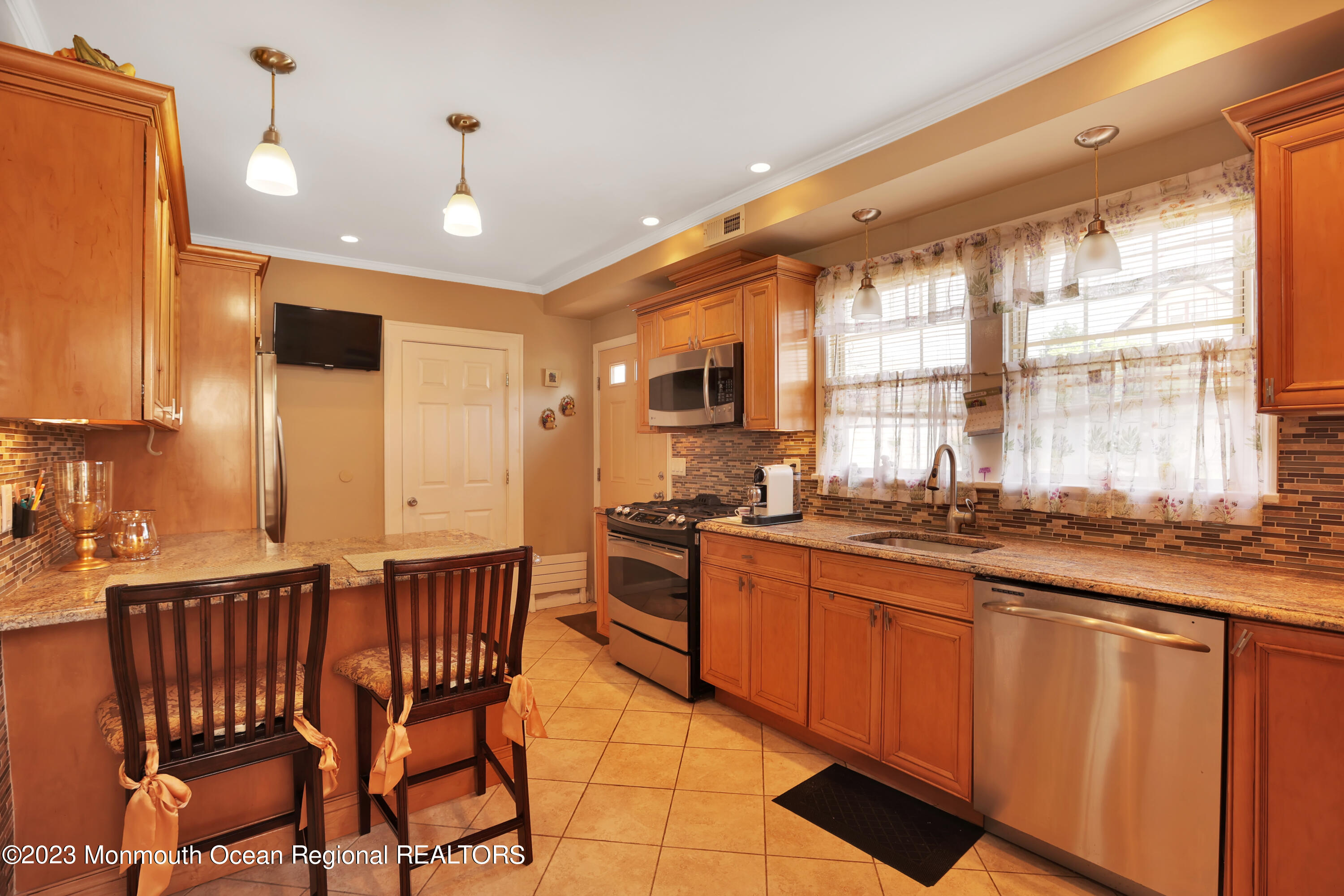 55 Pershing Avenue Elizabeth, NJ 07202 - Photo 12 of 28 8V7A4496