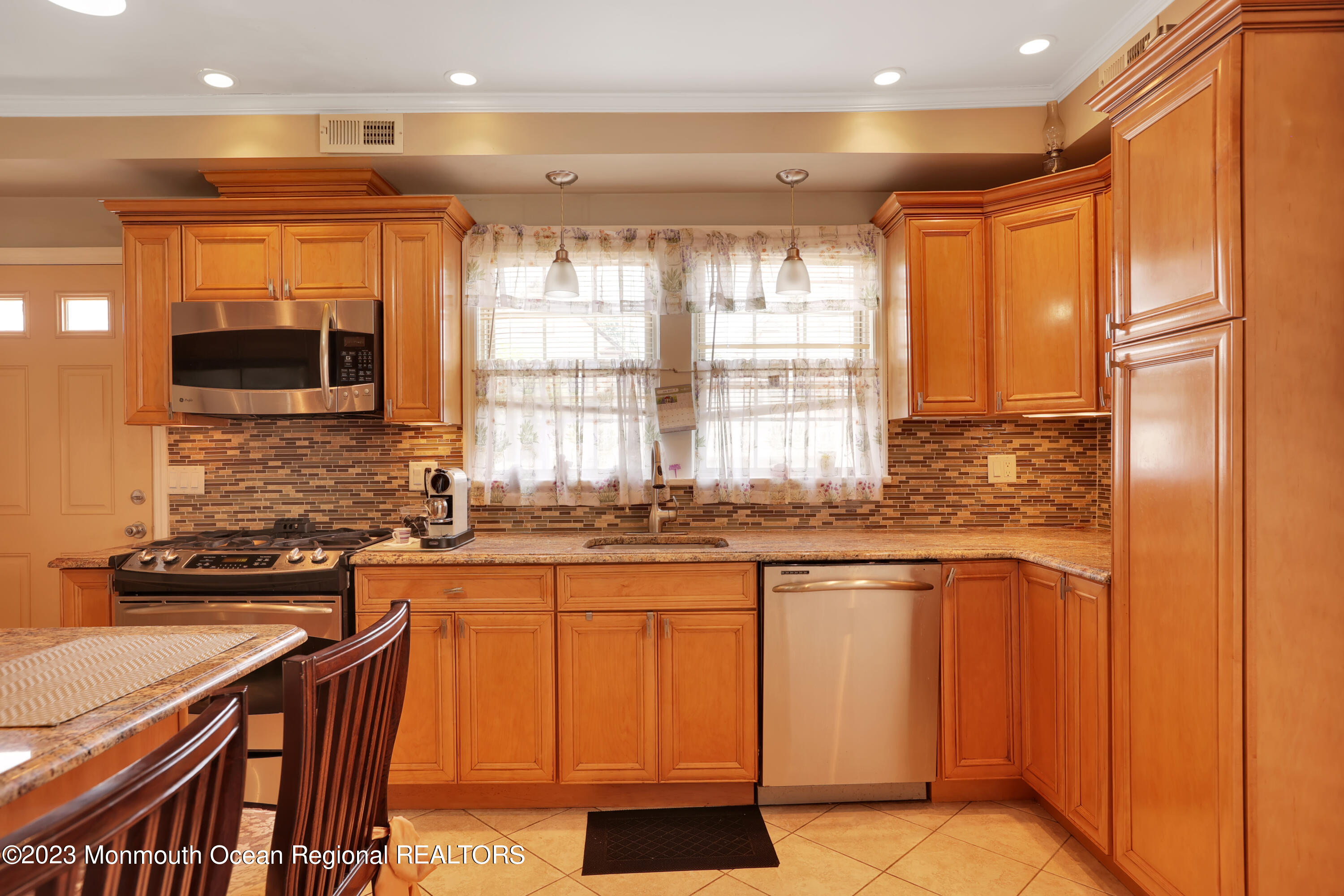 55 Pershing Avenue Elizabeth, NJ 07202 - Photo 13 of 28 8V7A4501