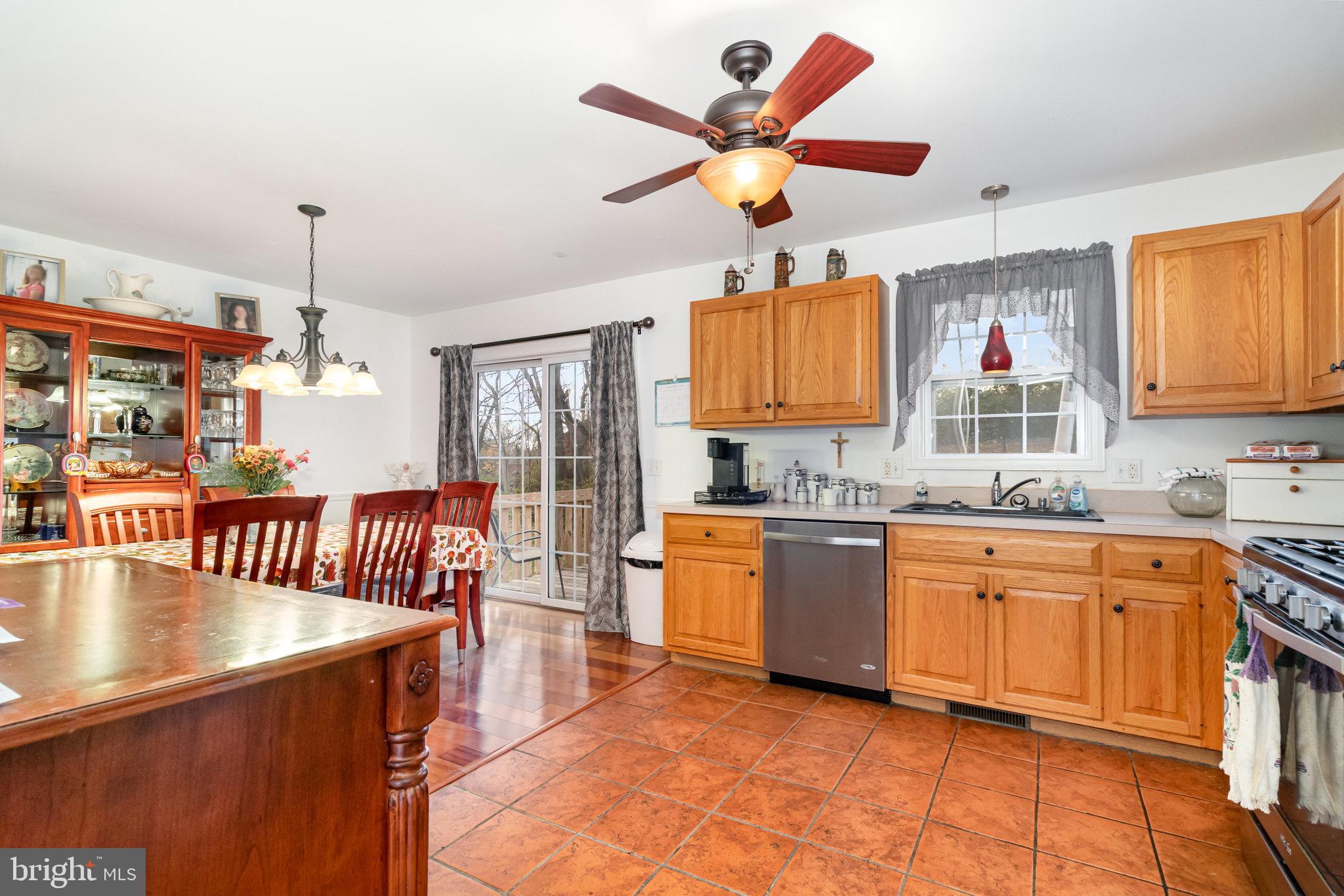 34 Devonshire Place Columbia, PA 17512 - Photo 11 of 28 Kitchen