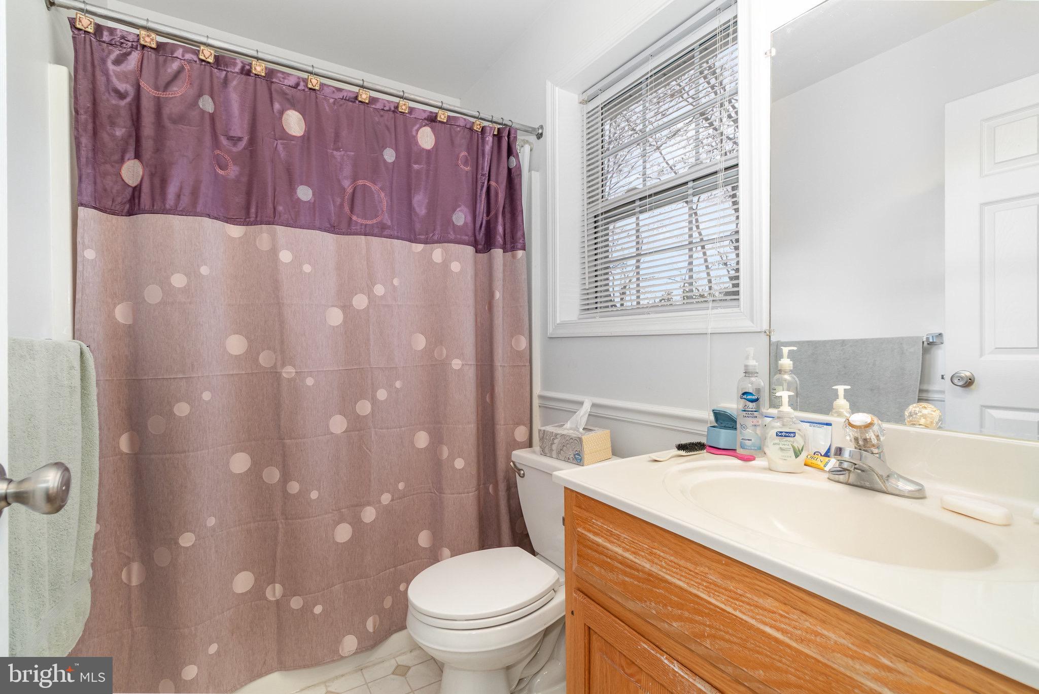 34 Devonshire Place Columbia, PA 17512 - Photo 15 of 28 Primary Bathroom