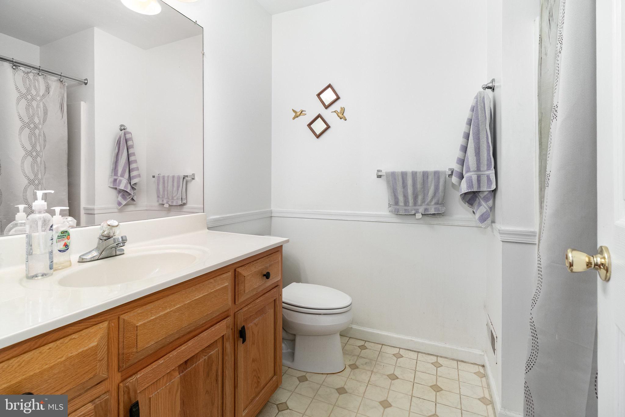 34 Devonshire Place Columbia, PA 17512 - Photo 18 of 28 Hall Bath