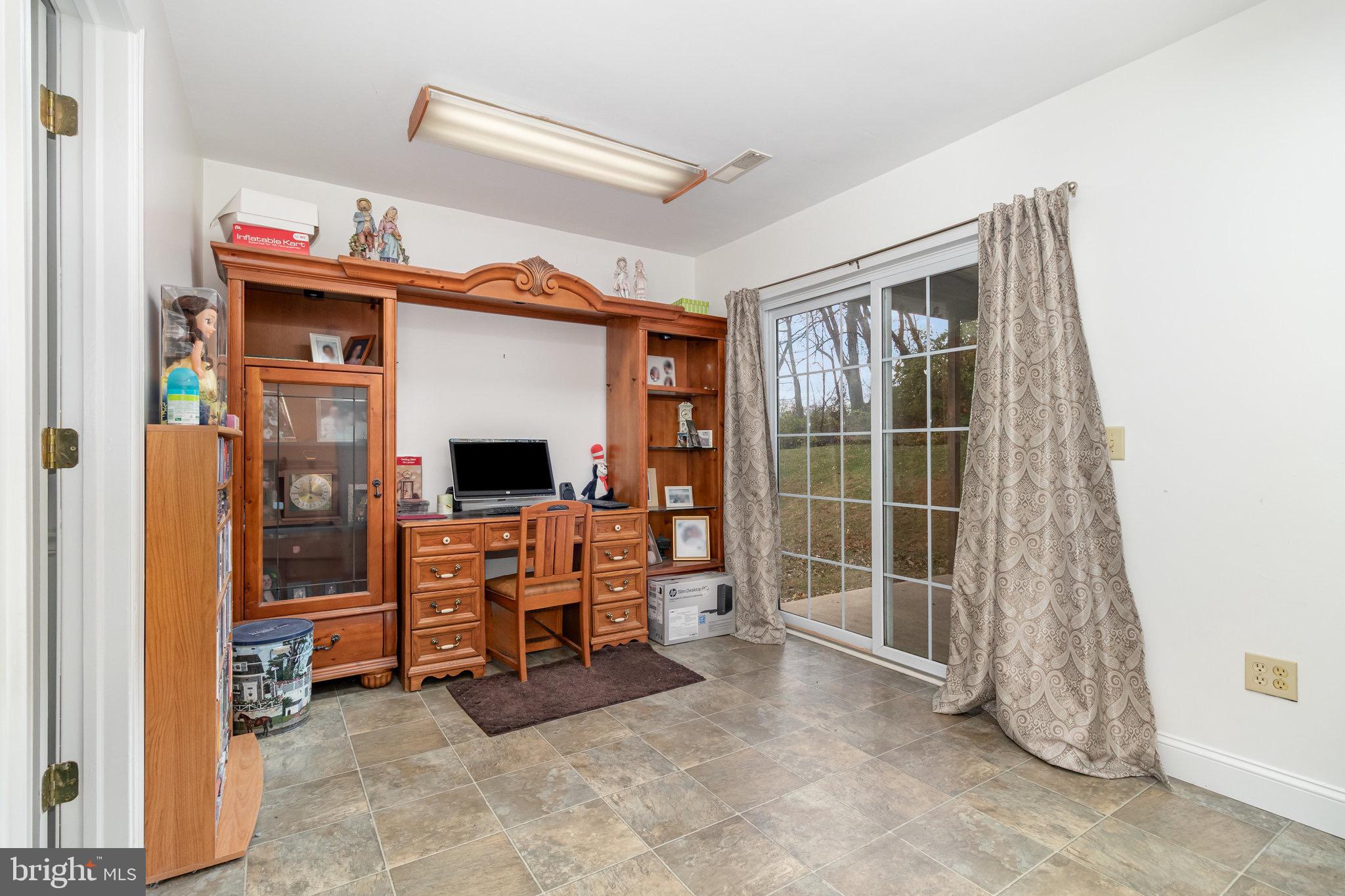 34 Devonshire Place Columbia, PA 17512 - Photo 19 of 28 Office/Flexspace