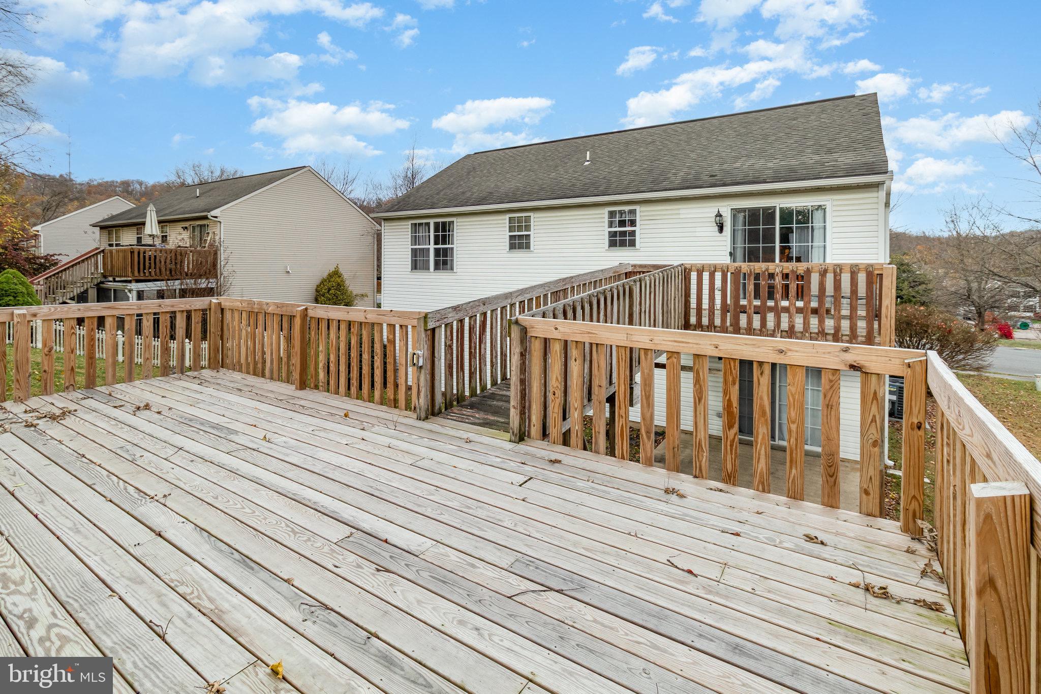 34 Devonshire Place Columbia, PA 17512 - Photo 26 of 28 Multi-Tiered Deck
