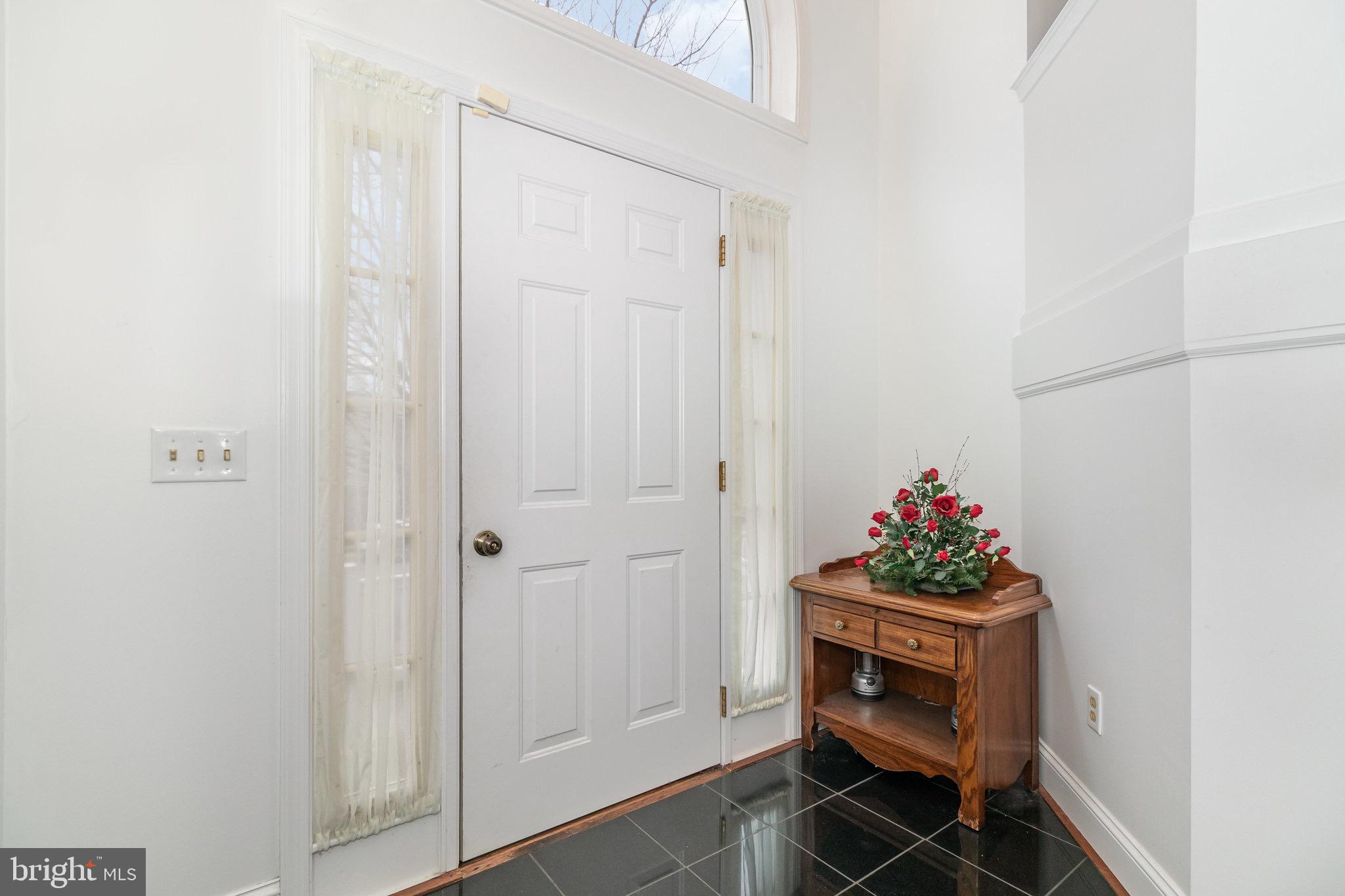 34 Devonshire Place Columbia, PA 17512 - Photo 6 of 28 Foyer