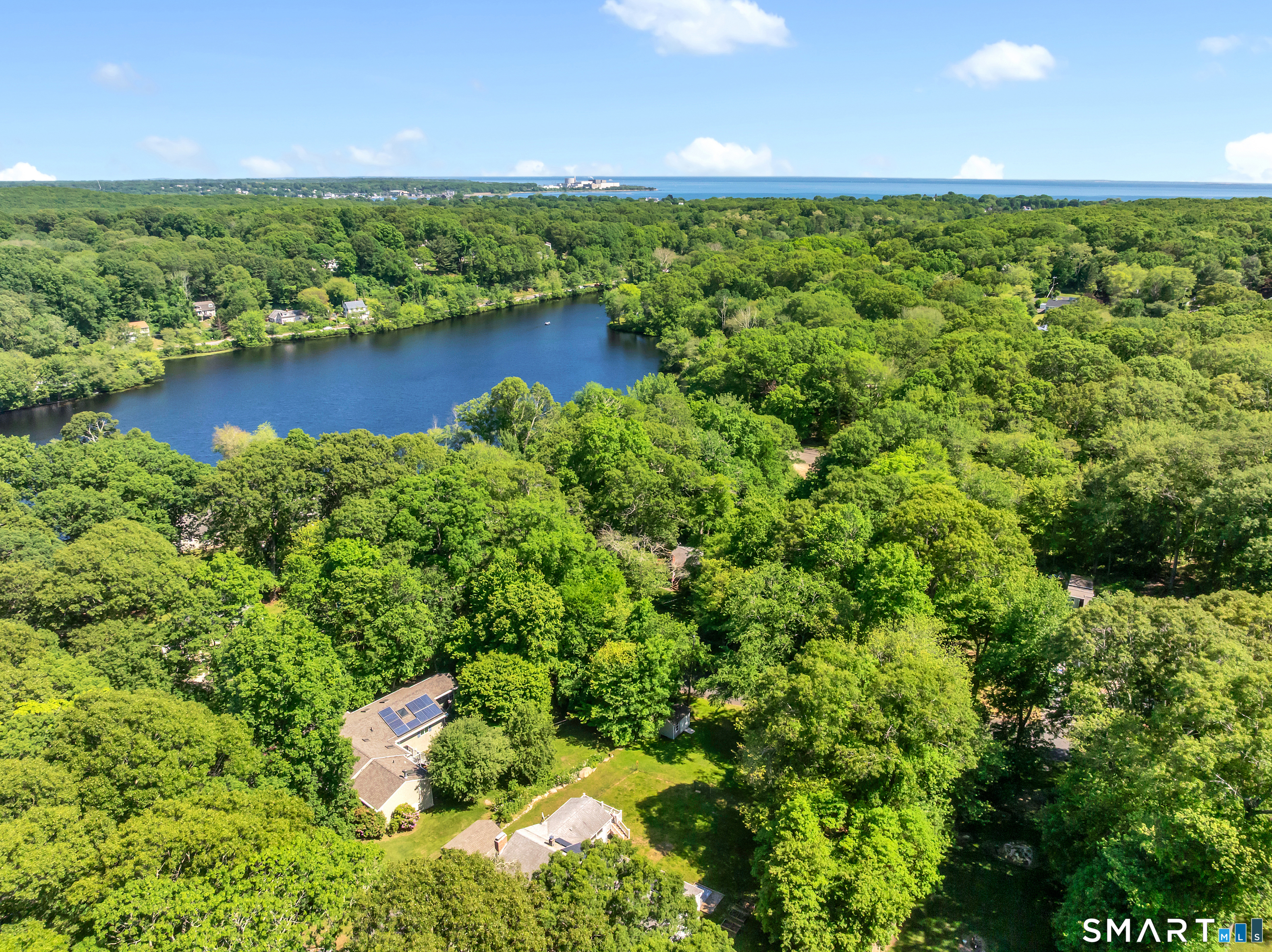 13 Foxcroft Road East Lyme, CT 06357 - Photo 27 of 36