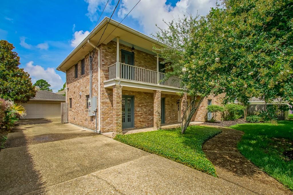 8808 Chretien Point Place River Ridge, LA 70123 - Photo 4 of 33