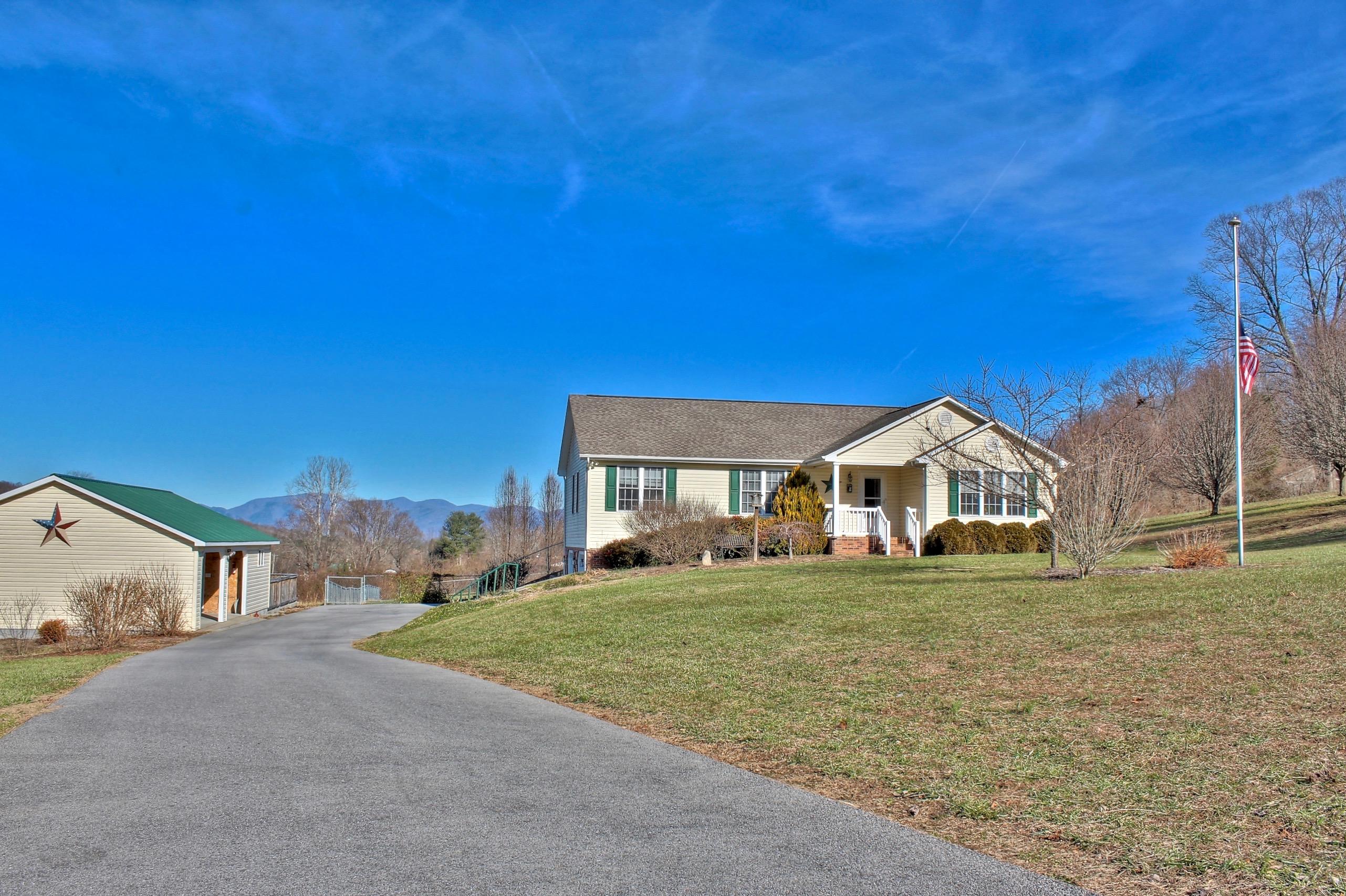 720 Pine Haven Road Fincastle, VA 24090 - Photo 1 of 38 720 Pinehaven RD, Fincastle, VA 24090