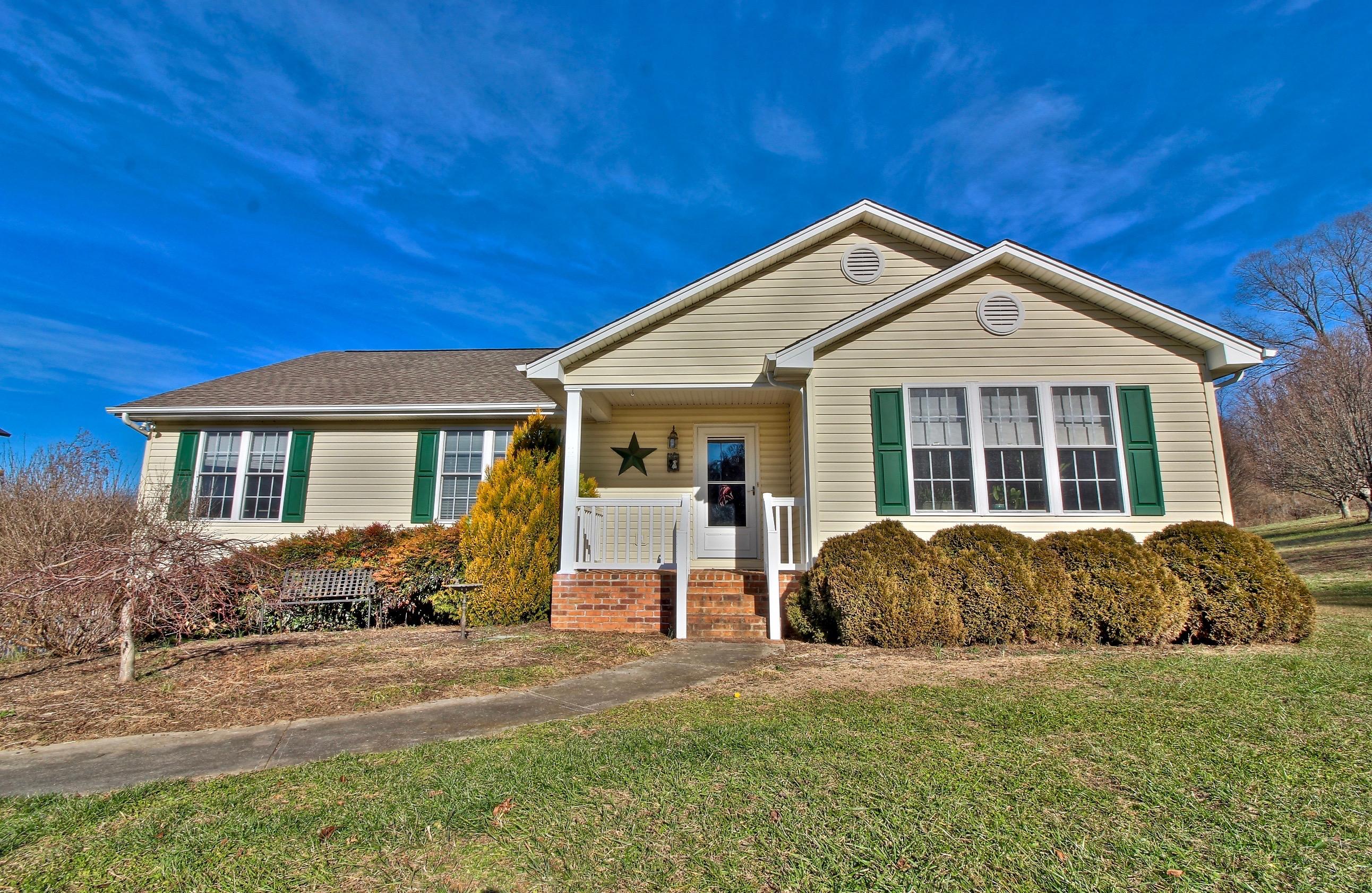 720 Pine Haven Road Fincastle, VA 24090 - Photo 2 of 38 720 Pinehaven RD, Fincastle, VA 24090