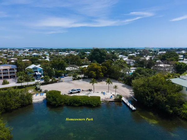 $1,690,000 | 282 South Coconut Palm Boulevard, Tavernier, FL 33070