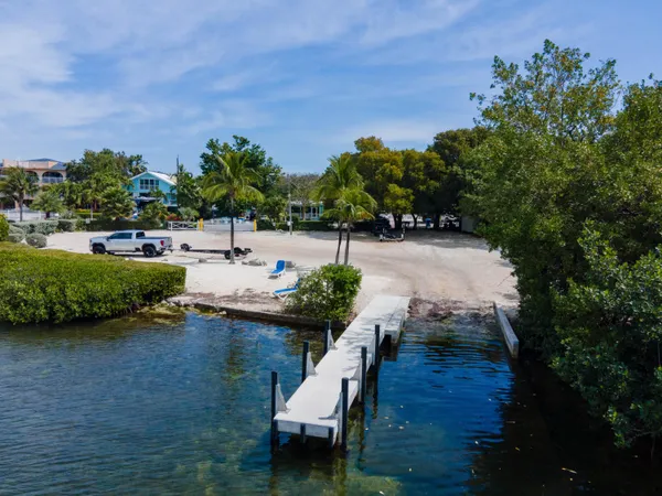 $1,690,000 | 282 South Coconut Palm Boulevard, Tavernier, FL 33070