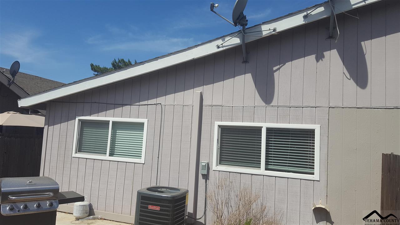 11040 Hillcrest Road, Unit 11040 HIRSCHFELD WAY RAN Rancho Cordova, CA 95670 - Photo 16 of 37