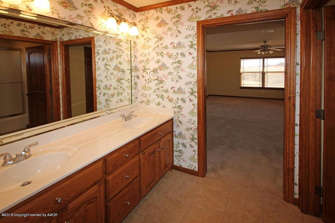 30 Cypress Point Amarillo, TX 79124 - Photo 35 of 46 Jack N Jill Bath