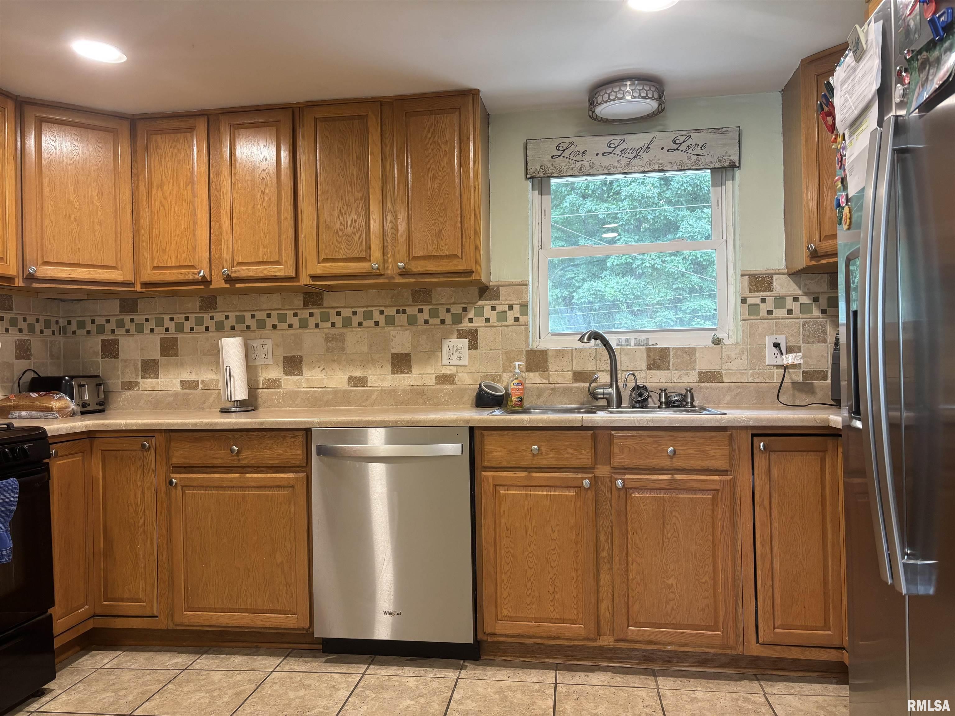 102 Rio Drive Washington, IL 61571 - Photo 7 of 30 Gallery Image 7