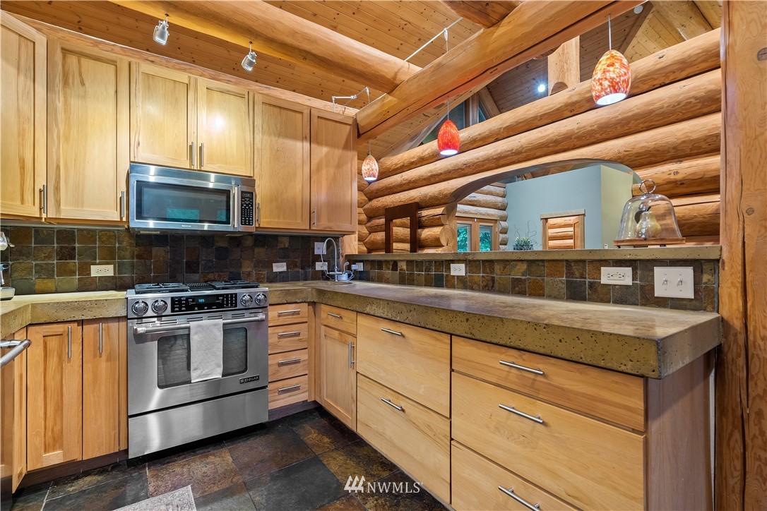 3777 Bay Road Ferndale, WA 98248 - Photo 7 of 38 Gallery Image 7