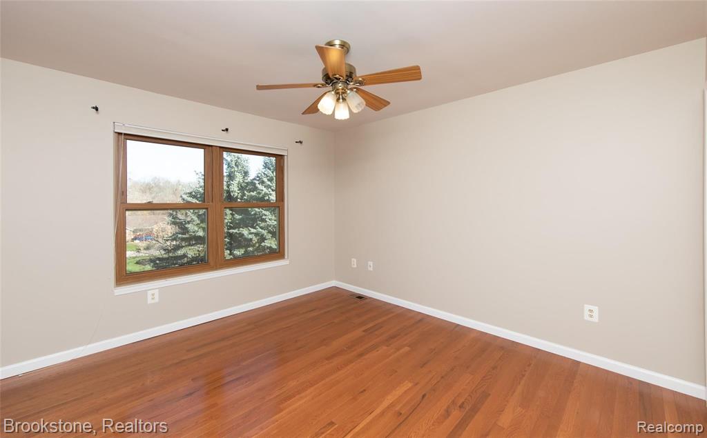 937 Ten Point Drive Rochester Hills, MI 48309 - Photo 33 of 40