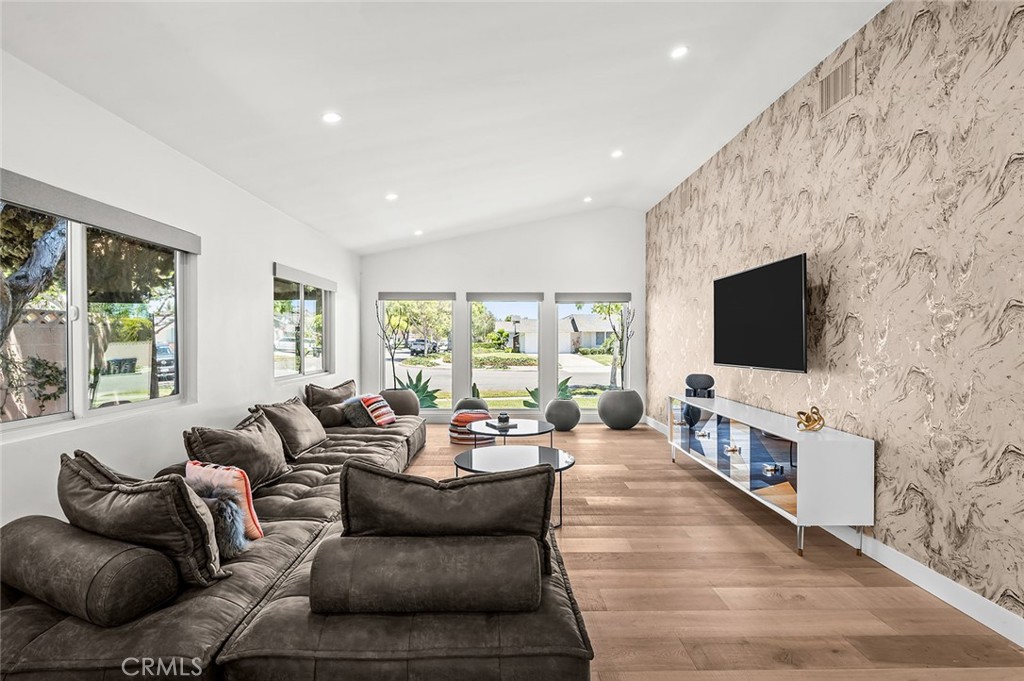 12361 Wembley Road Rossmoor, CA 90720 - Photo 11 of 45