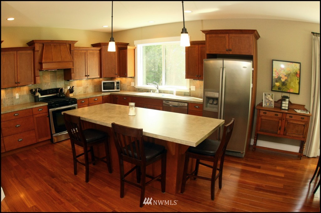 2129 Academy Road Bellingham, WA 98226 - Photo 4 of 15 Gallery Image 4