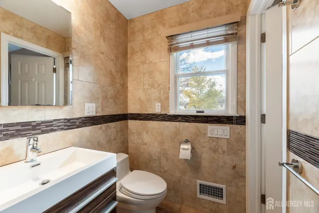 $850,000 | 990 Hoover Drive, North Brunswick, NJ 08902