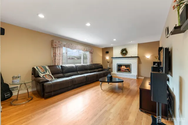 $850,000 | 990 Hoover Drive, North Brunswick, NJ 08902